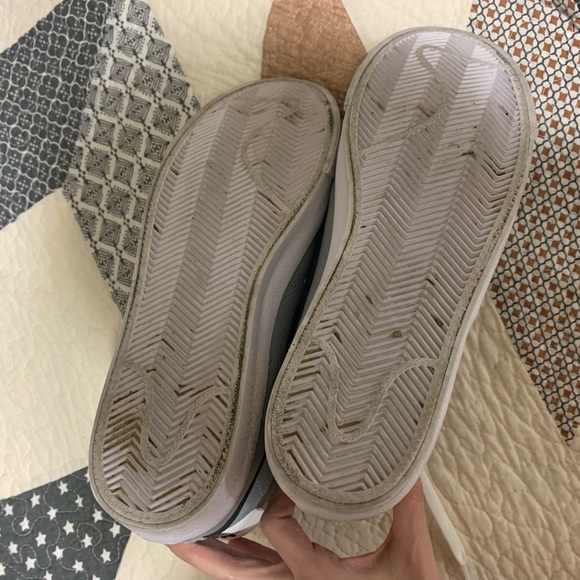 Nike Blazer Mid 77’s - Picture 8 of 10